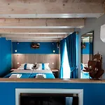 Nautica Room 2 - Old Town